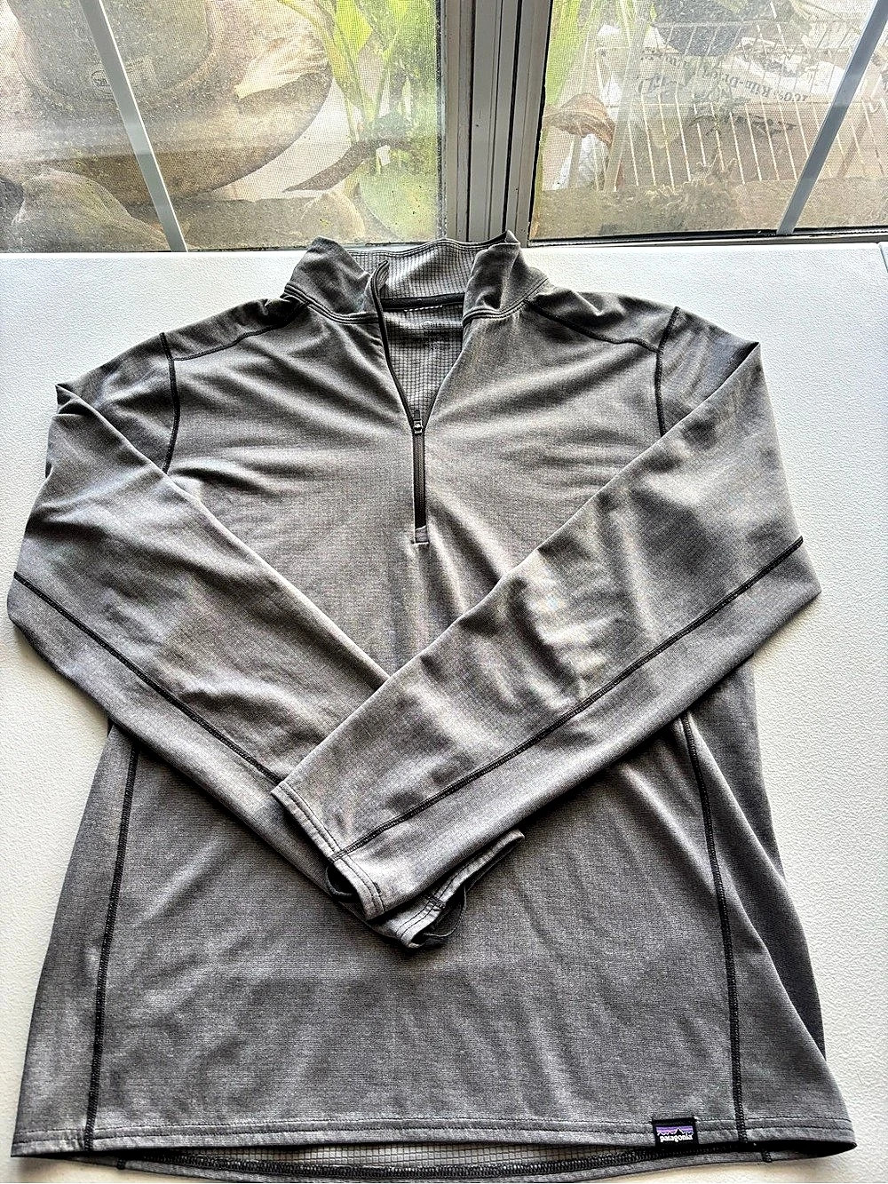Patagonia Capilene Midweight Zip-Neck Gray Athletic Top